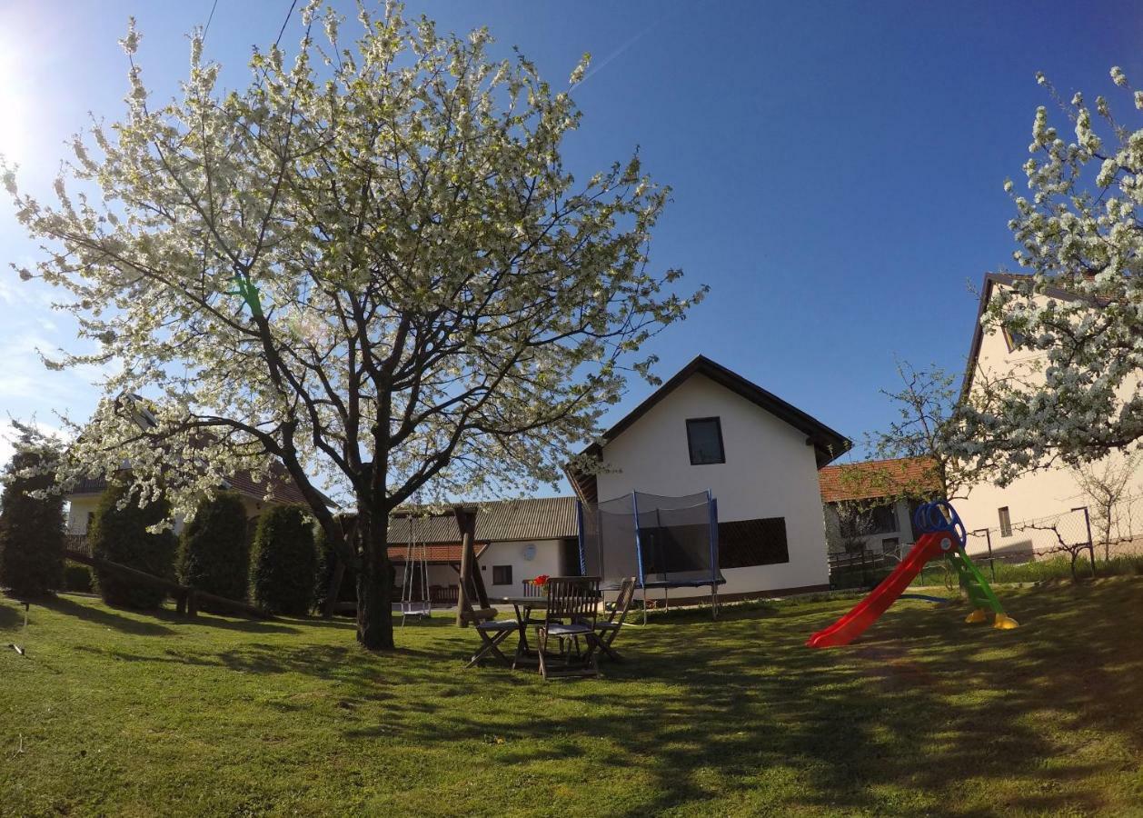 Guest House Gacka Rogic Otočac المظهر الخارجي الصورة